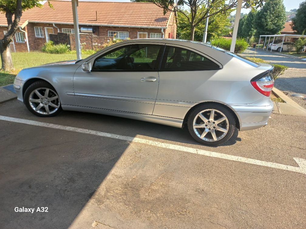 🚗 2006 MERCEDES-BENZ C-CLASS C230 V6 COUPE A/T
