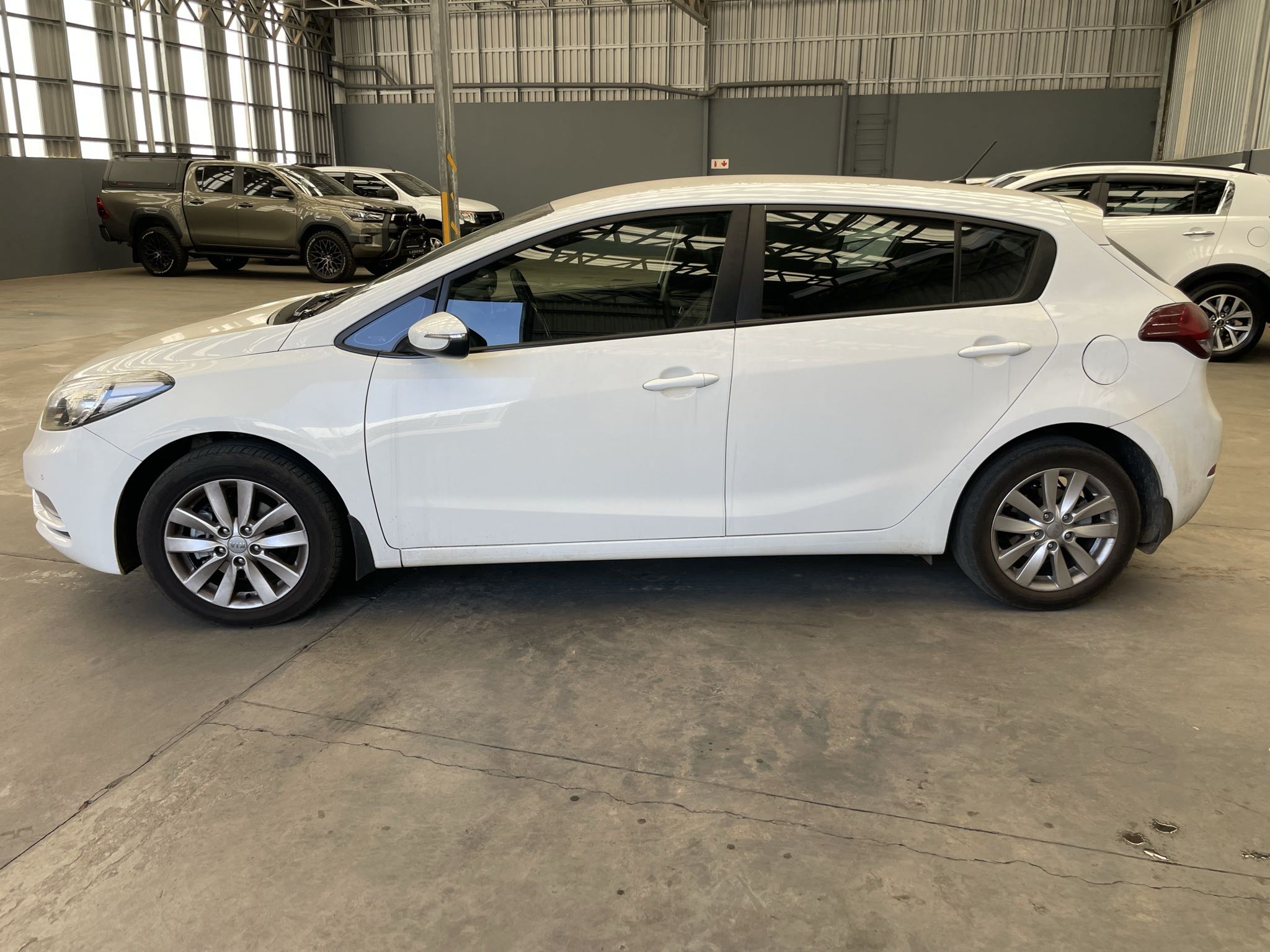 🚗 2015 Kia Cerato 2.0 EX A/T 5DR